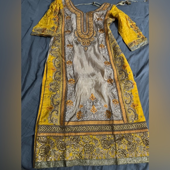 Beautiful partywear embroidered suit with dupatta - Picture 2 of 10